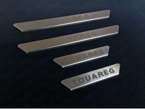 Накладки на пороги шлифованные надпись Touareg для Volkswagen Touareg № VWTOUAR14-21